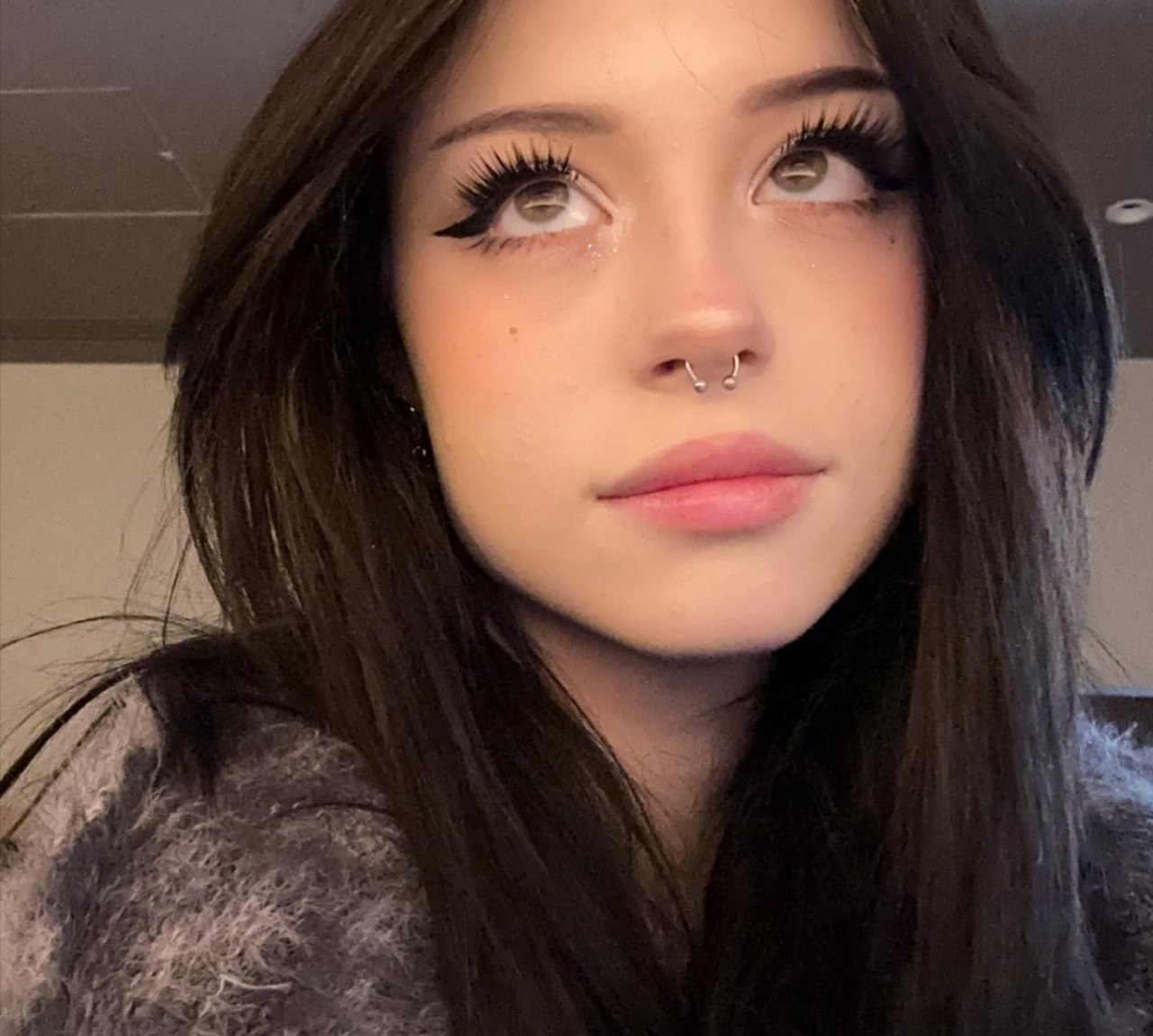 Яночка привлекальеная девушка из Первоуральска цена от 6000 руб