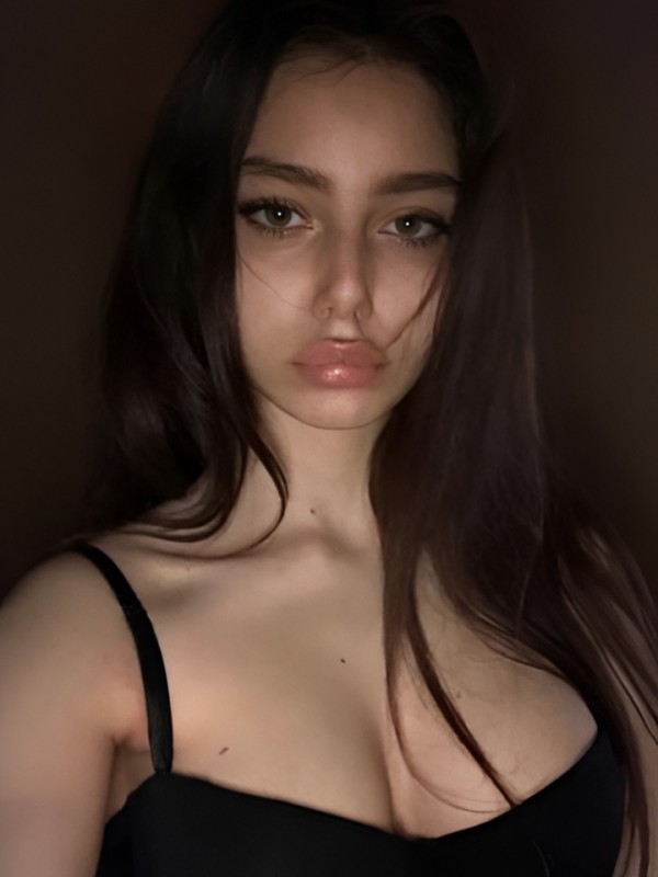 Эмма привлекательная девушка из Первоуральска цена от 2000 руб