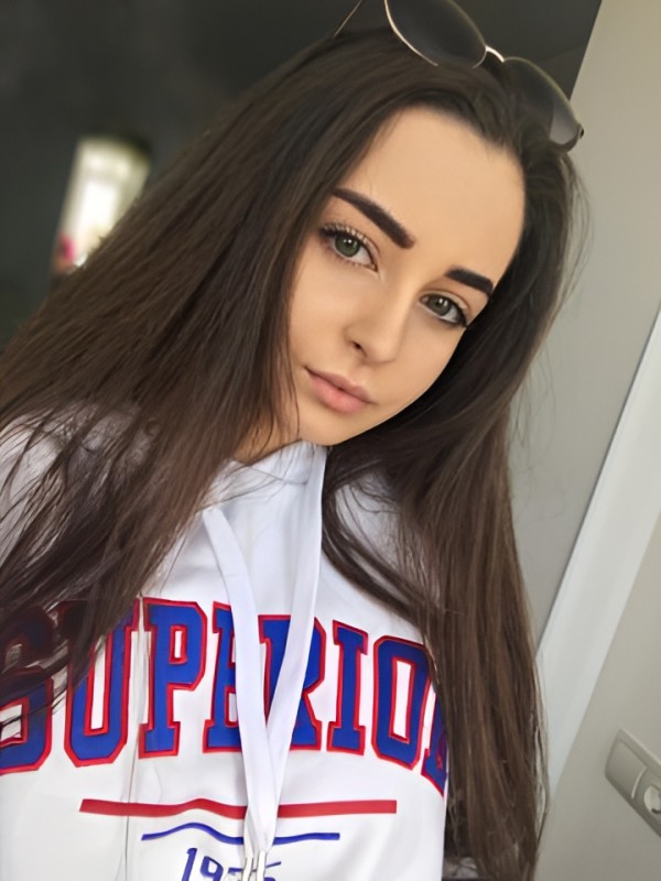 Рената привлекательная девушка из Первоуральска цена от 1500 руб