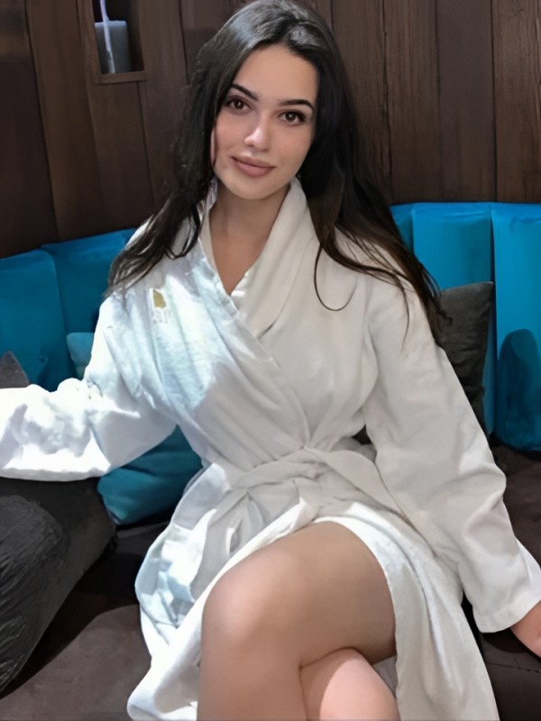 Ульяна привлекательная девушка из Первоуральска цена от 2500 руб