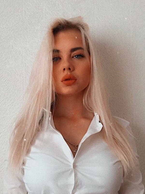 Алена привлекательная девушка из Первоуральска цена от 3500 руб