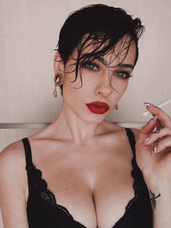 Александра привлекательная девушка из Первоуральска цена от 6000 руб