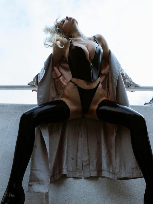 Ярослава привлекательная девушка из Первоуральска цена от 5000 руб