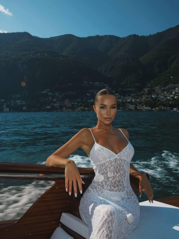 Амелия привлекательная девушка из Первоуральска цена от 11000 руб